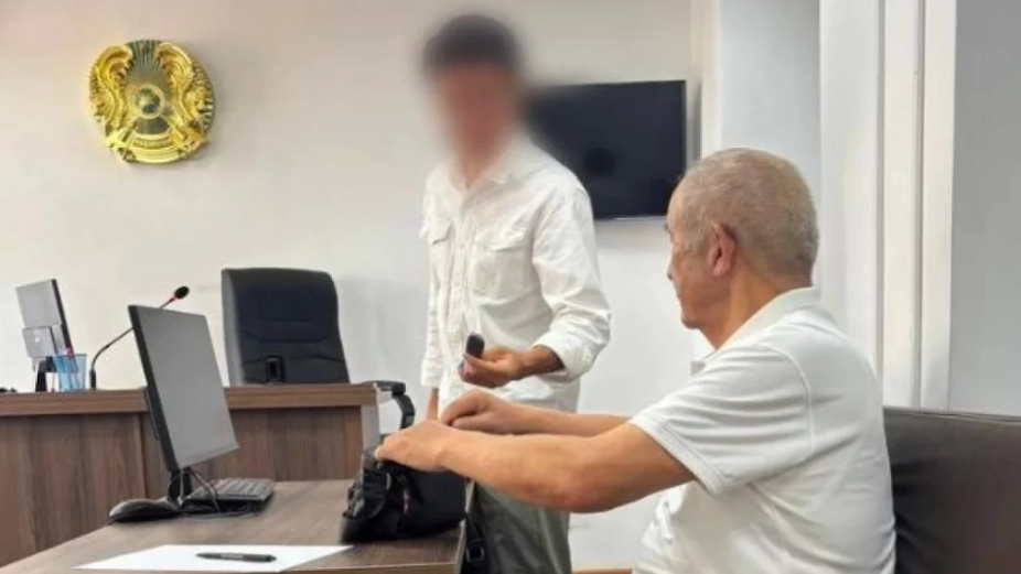 "2 млн теңге мен көлік": Мұқағали Мақатаевтың ұлы ақынды қаралаған блогерді кешірді