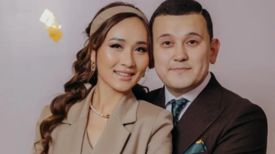 "Есімін таңдап қойдық": Елдос "Колобок" болашақ сәбиіне қатысты құпияның бетін ашты (ВИДЕО)