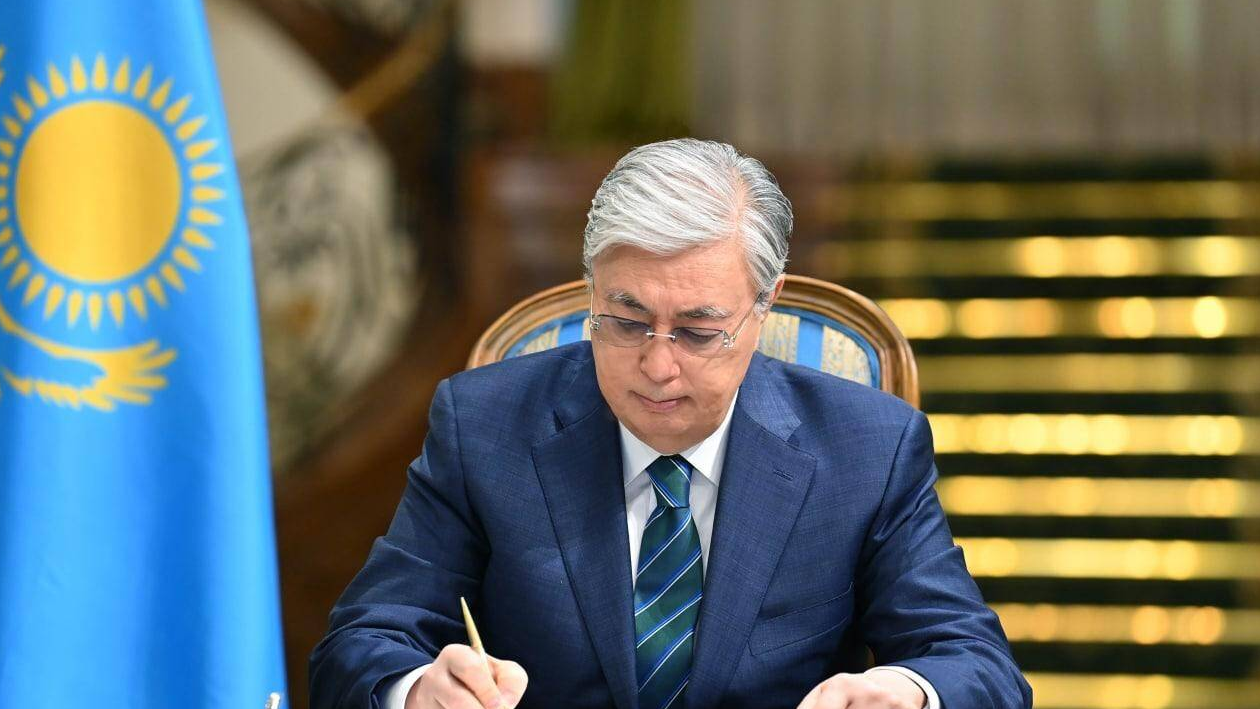 Президент медицина қызметкерлеріне күш көрсеткені үшін жазаны күшейтуді тапсырды