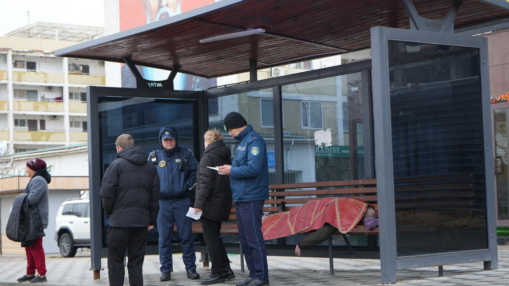 Ақтауда аялдамада ер адамның жансыз денесі табылды