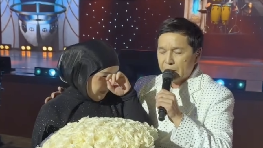 Абай Бегей екінші әйелінің алдында жылап қалды (ВИДЕО)
