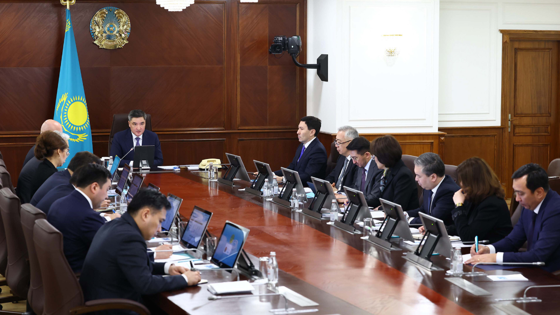 Олжас Бектенов Президенттің тапсырмаларын жүзеге асыру жөнінде кеңес өткізді 