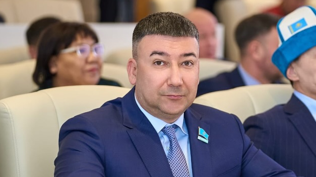 Мәслихат депутаты пара берді деген күдікпен ұсталды