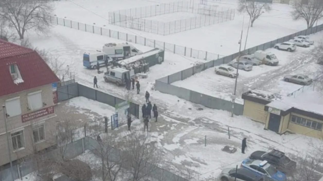 Қылмыскер бостандықта: Ақтөбеде қоқыс жәшігінен мәйіт табылды (ФОТО)