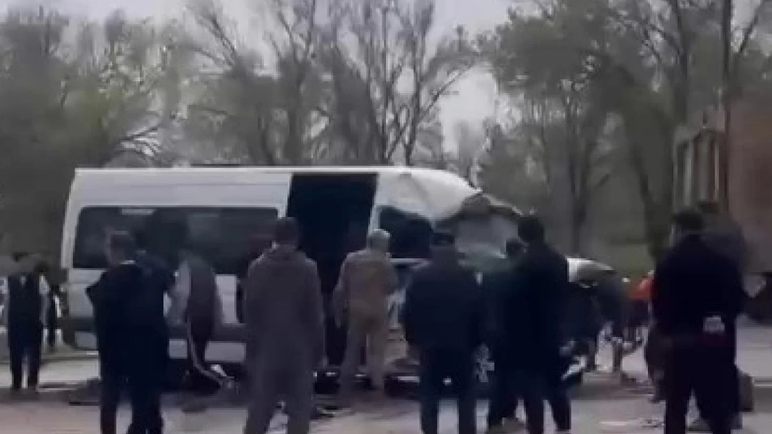 Алматы-Өскемен тасжолында жол апаты болып, 11 адам ауруханаға түсті 