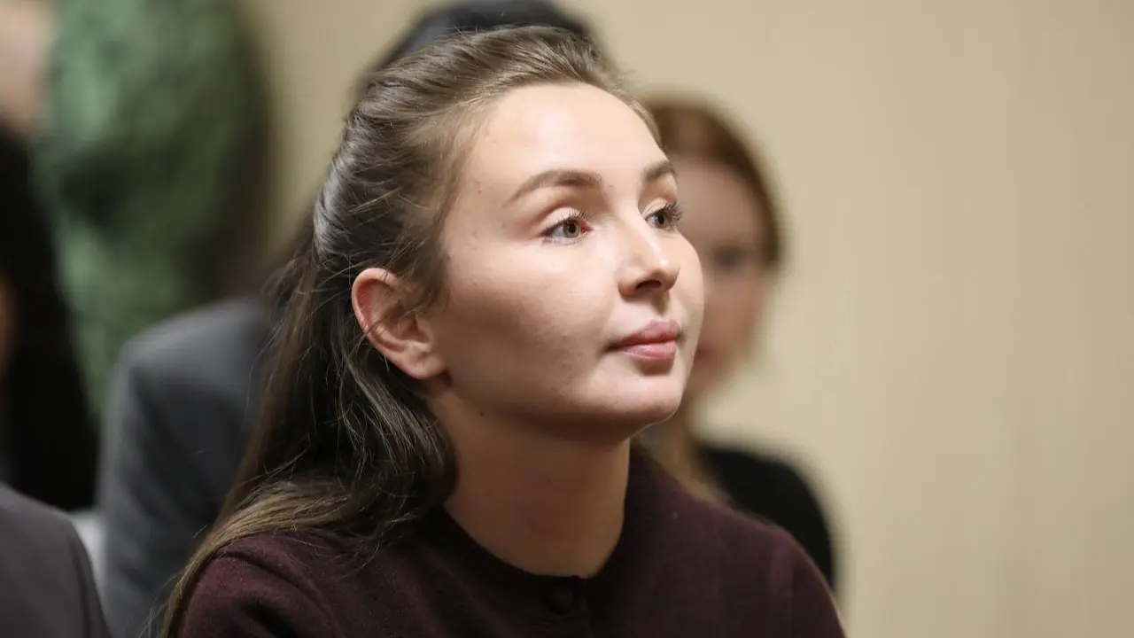 Блогер Жанабыловтың әйелі сотқа соңғы сөзін айту үшін келмей қойған 