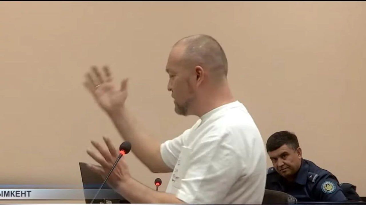 «Маған өздері өтініш жасады»: Полицияны түсірген танымал автоблогер қамалды