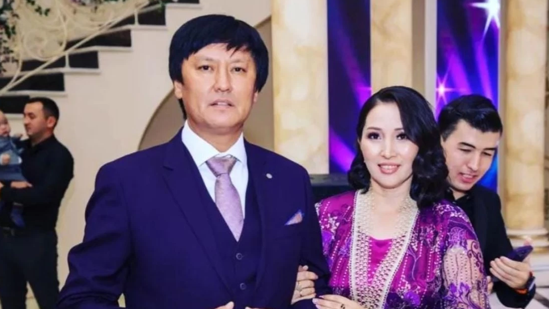 “Көпбалалы әке болғанын қаладым”: Әнші Өмірқұл Айниязовқа әйелі тоқал алып бергісі келген