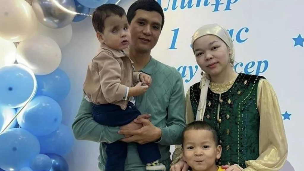 “Мама, мені тастап кетпейсіз ғой”: Айсұлтанның тағдыры елді жылатты