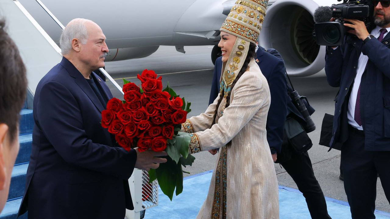 Александр Лукашенко Астанаға жетті: Беларусь басшысының сапары немен байланысты