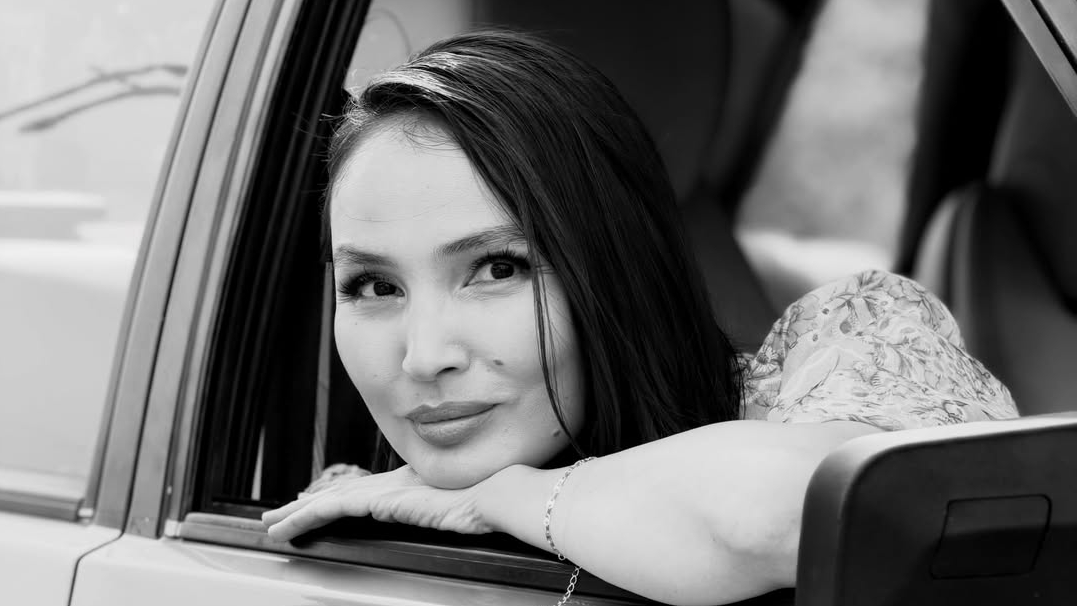 «Мың кейіпкердің арасында өзіңді ұмытпа»: Жұлдыз Әбдікәрімова жан сырын ақтарды