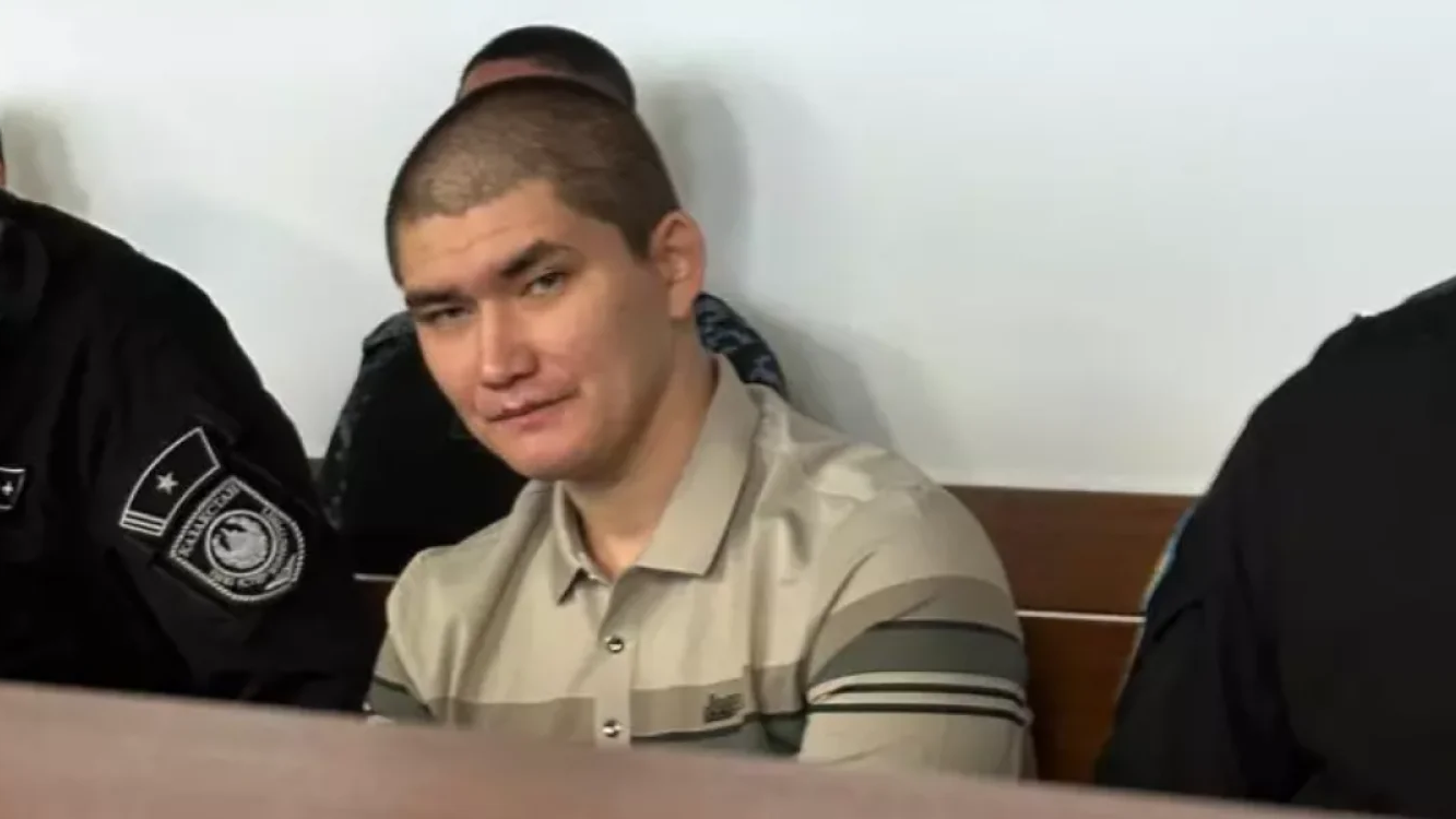 Атыраудағы отбасы өлімі: Сотта Наурыздың бас сүйегі денесінен қалай ажырағаны түсіндірілді 