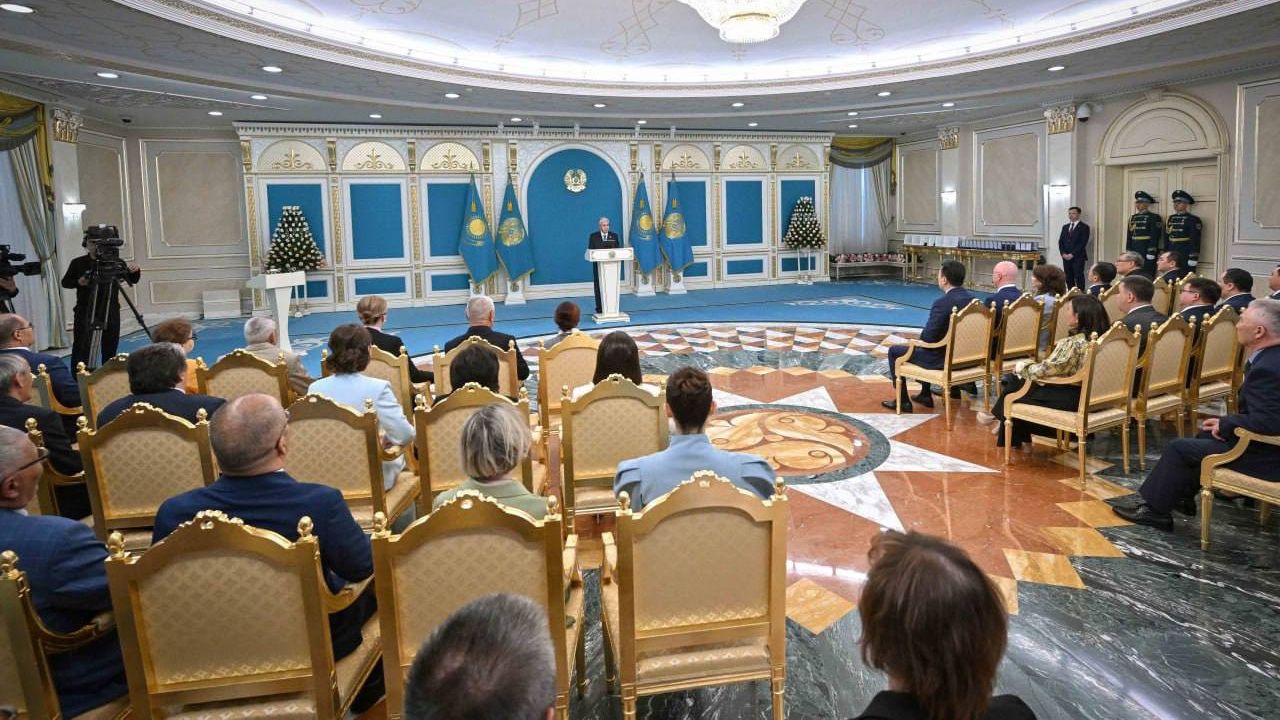 «Тәуелсіздік — бәрінен биік»: Мемлекет басшысы әділетті қоғам құрудың басты бағдарын жариялады