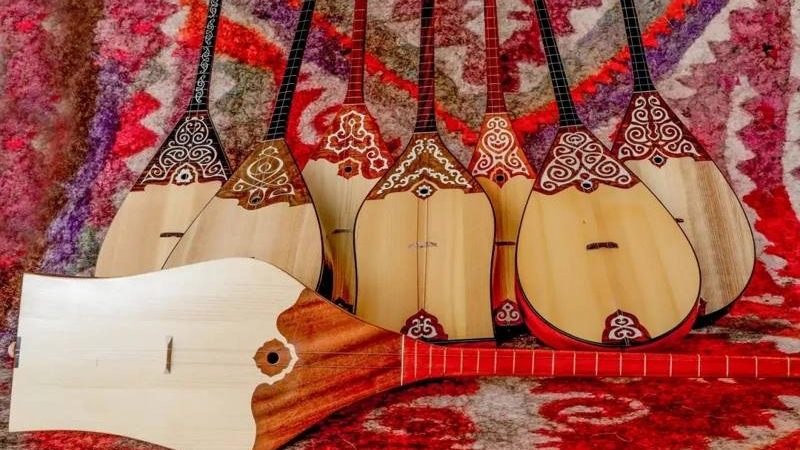 "Нағыз қазақ домбыра": Президент қасиетті аспапты әлемге танытуға шақырды
